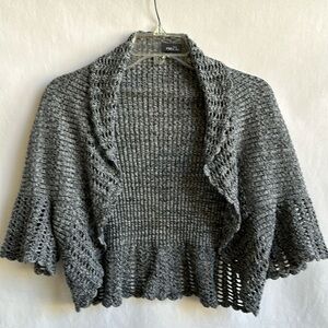 Rue21 charcoal gray heather open front shrug sweater, size M